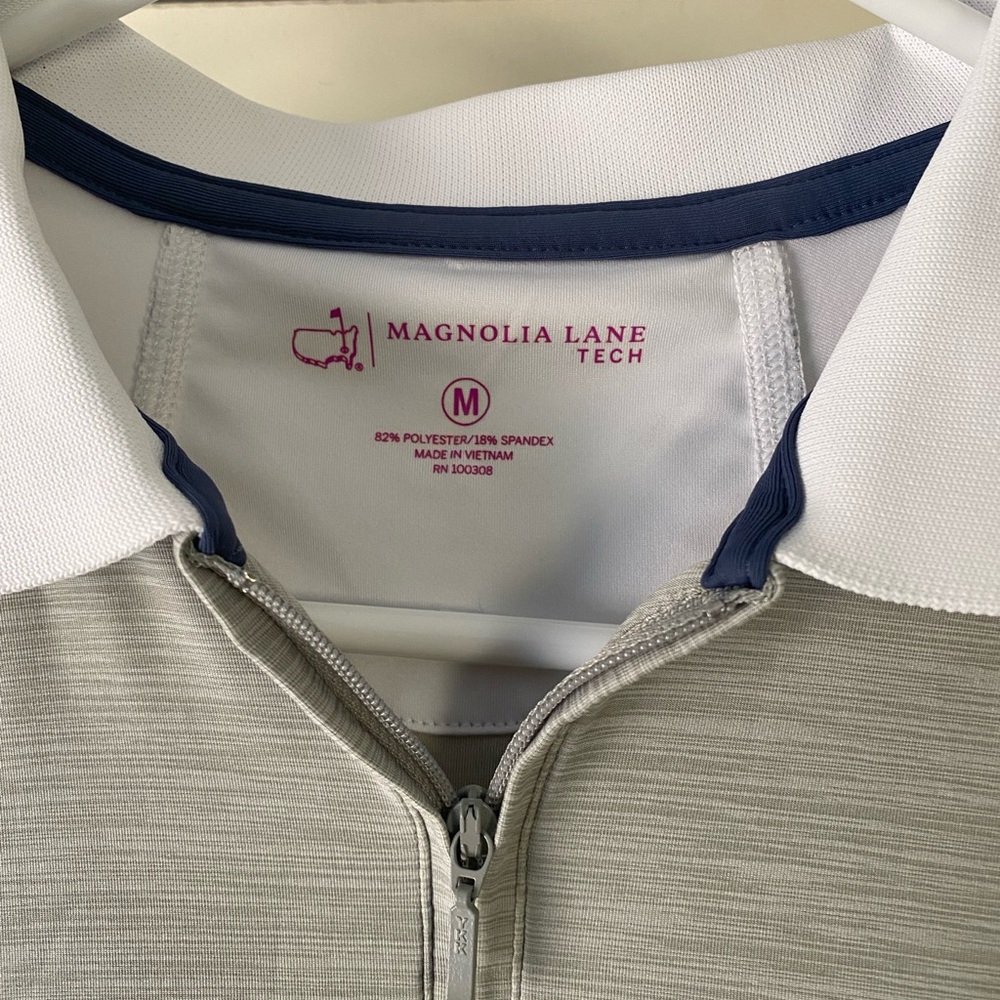 Master’s Augusta National Magnolia Gray and White Women's Top Size Medium - Picture 2 of 4